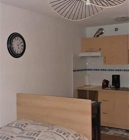 Agreable Logement Proche De La Gare Et Du Polygone Apartment Beziers Exterior photo
